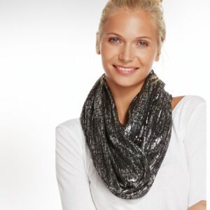 Fabletics Nightshade Jersey Shrug / Infinity Wrap Printed Black Silver Icicle